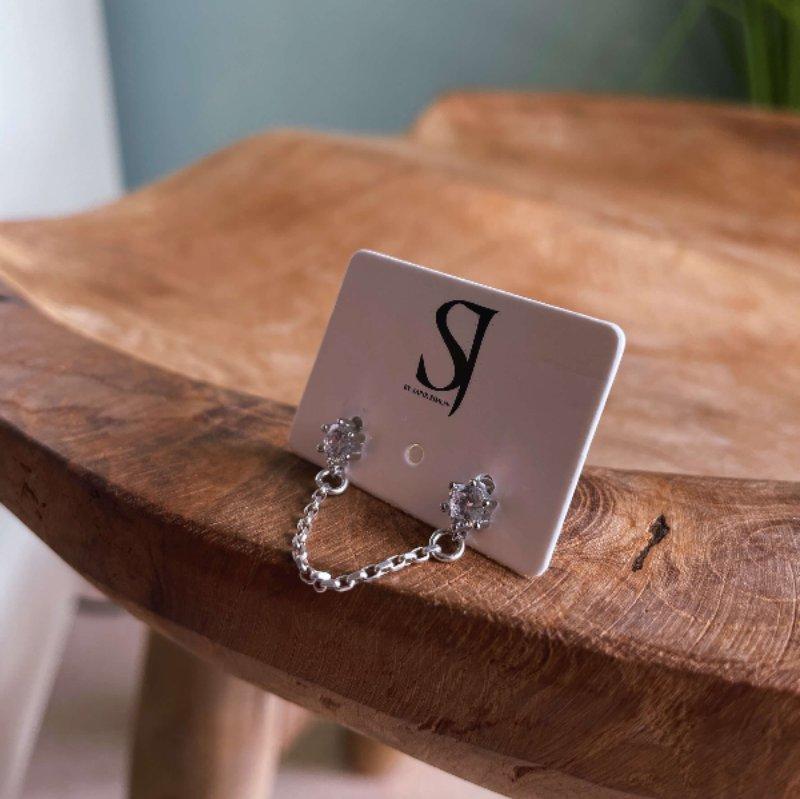 עגיל כפול וואיט - SAPIRZ Jewelry